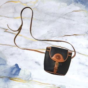 Dooney & Bourne Vintage Crossbody in Black Pebbled Leather with Tan Trim